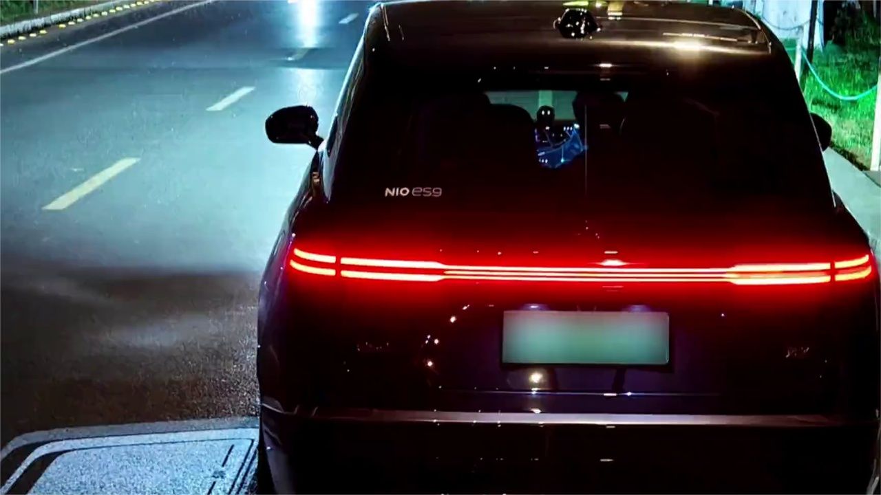 蔚来ES9三个版本怎么选？入门版的行政豪华版到底值不值？