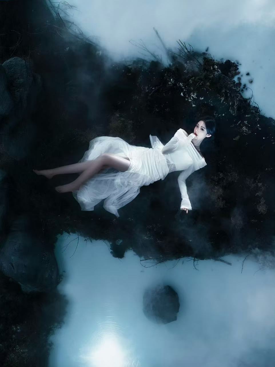 又被这个露芜衣魅到了鞠婧祎月下纱眸中妖哇！这个鞠婧祎都美成啥了！！！好魅的一张脸