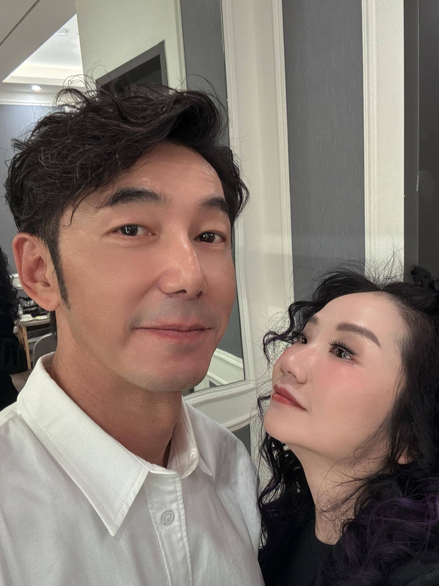 陶晶莹晒和老公李李仁恩爱合照 