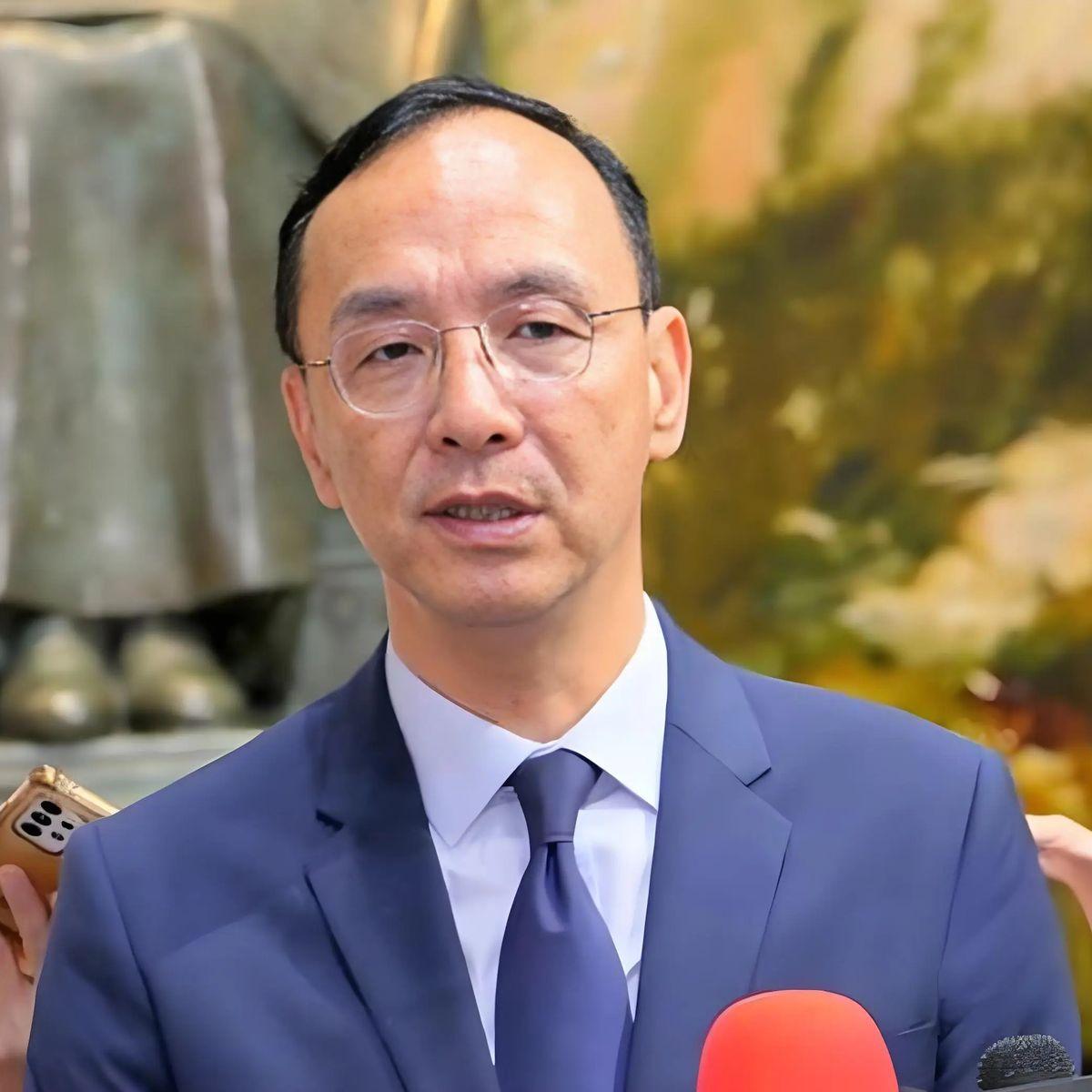 朱立伦现身了！面对台北市的选情，10月15日，朱立伦在接受采访时表示，我觉得蒋市