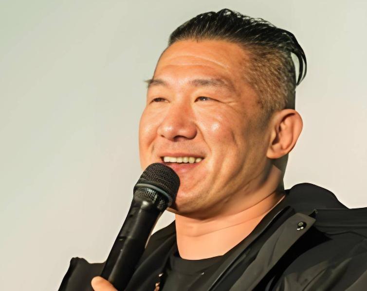 馆长脑回路绝了！
直接上演单口相声！



馆长这次真是胆大包天了
警方都通知做