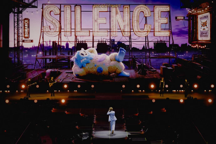 汪苏泷彩蛋最后说了我爱你 他说“我爱你”的时候，声音好大好用力，像是要把所有没说