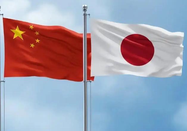 中国最近干了一件事，表面上云淡风轻，实际上刀刀见血。
6月中旬，王毅外长访问蒙古