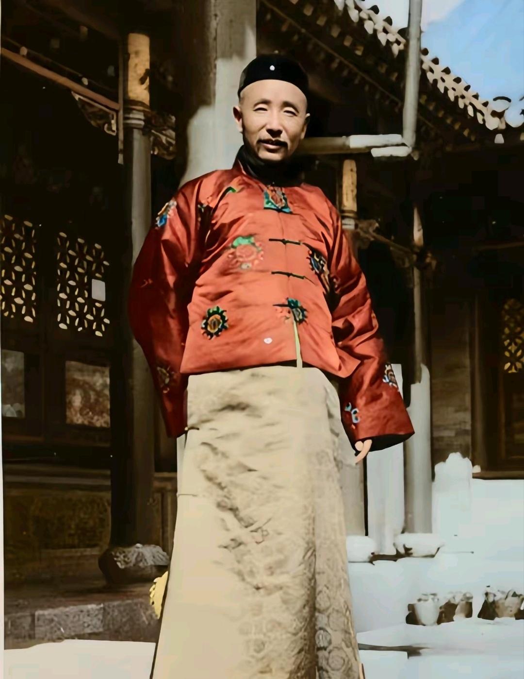 真是惊艳了时光！1922年47岁的作张霖。1922年，时年47岁的张作...