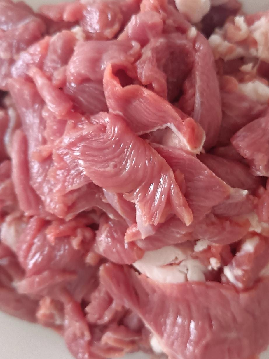 我女儿夸我，妈妈就是天生的会做饭，味道真好！把我们都养的白白胖胖的！
中午十二点