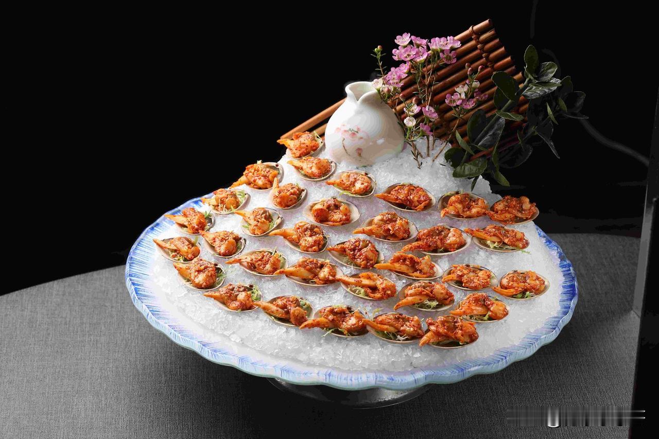 寻找丹东特色宴席——新安东阁大饭店《金叶映珍馐》

丹东美食丰富多彩，丹东宴席更