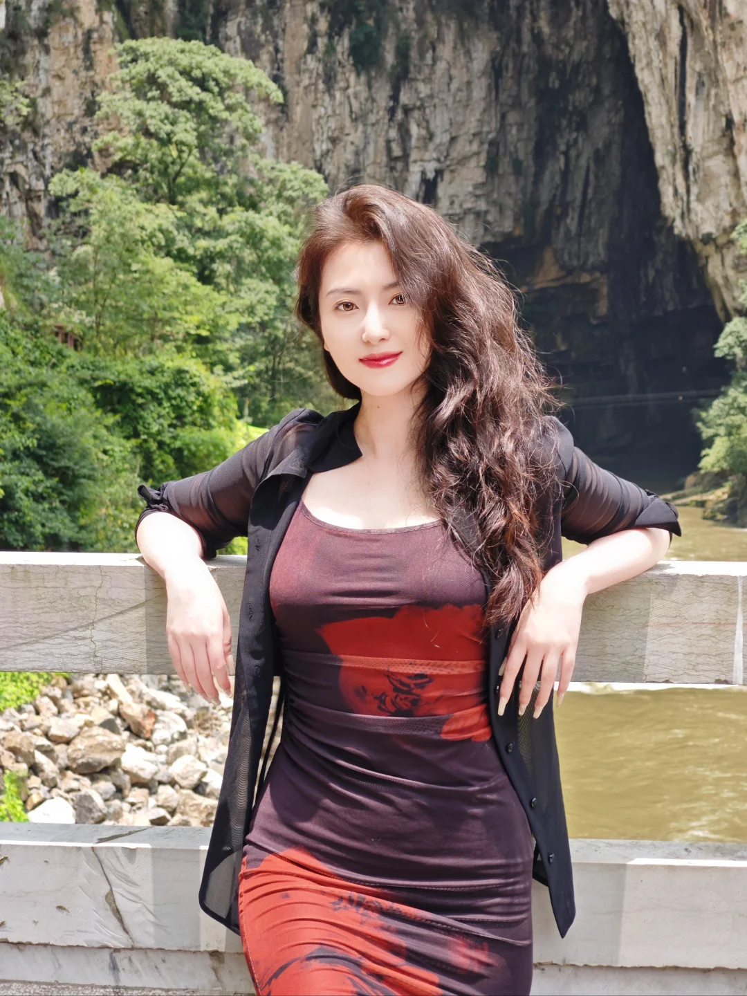人美景更美