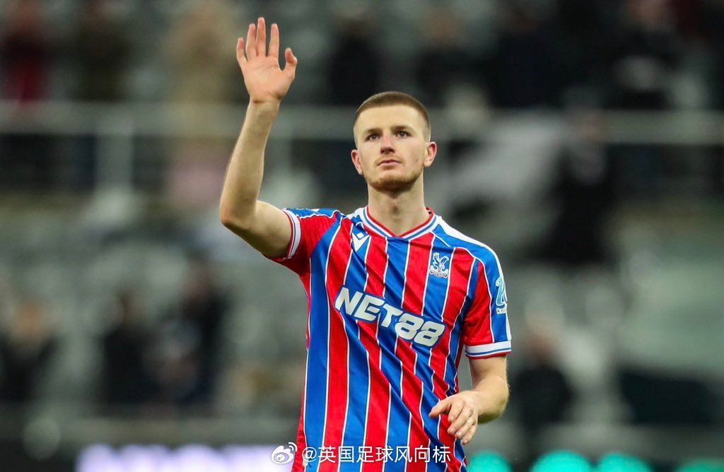 【英超三强抢购亚当沃顿】天空体育消息：包括阿森纳、曼城和曼联，都在密切关注水晶宫