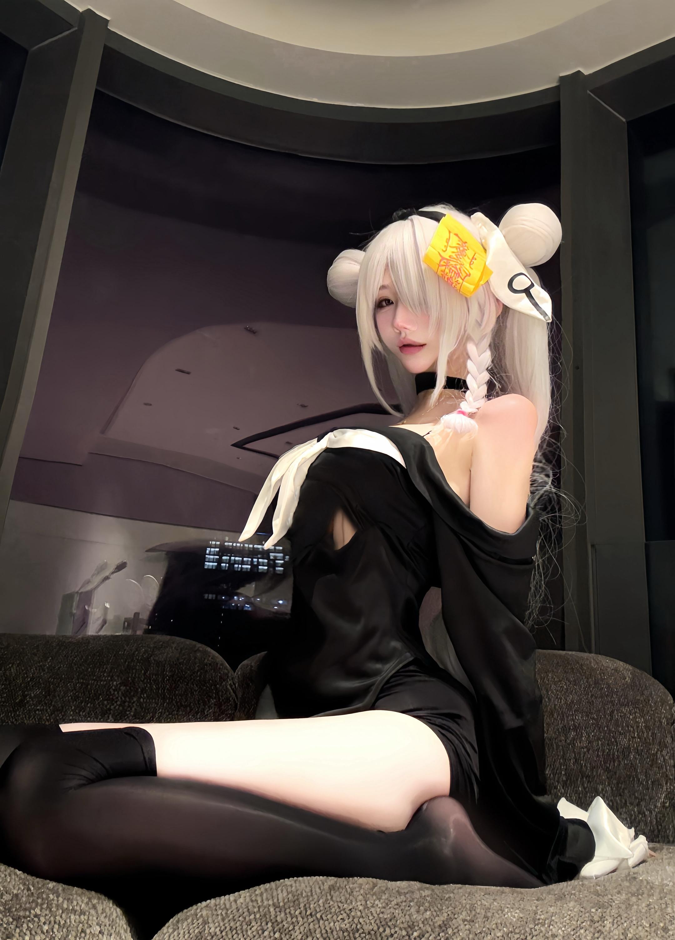 自拍俯视45度 是我看狗的角度