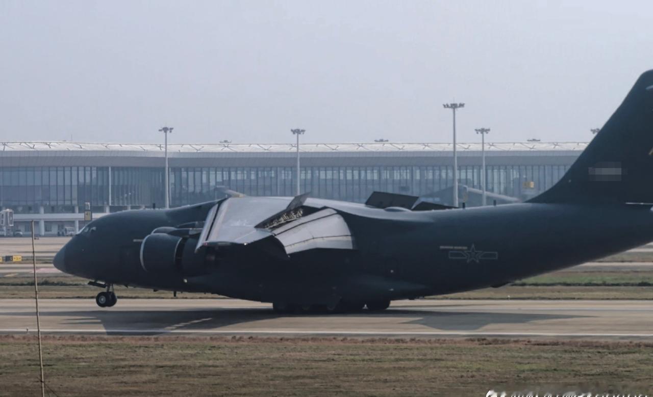 又见运-20B降落阶段打开发动机反推装置[哆啦A梦吃惊][哆啦A梦害怕]烽火问鼎