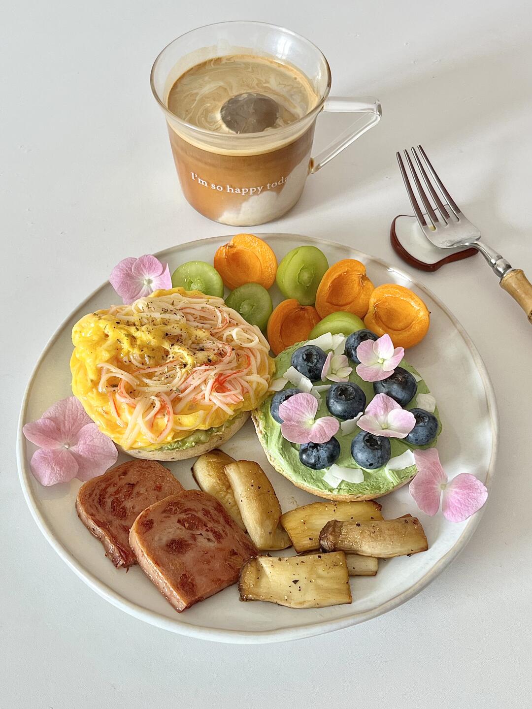 元气早餐|咸甜双拼贝果🥯酸奶杯🥣冰拿铁☕