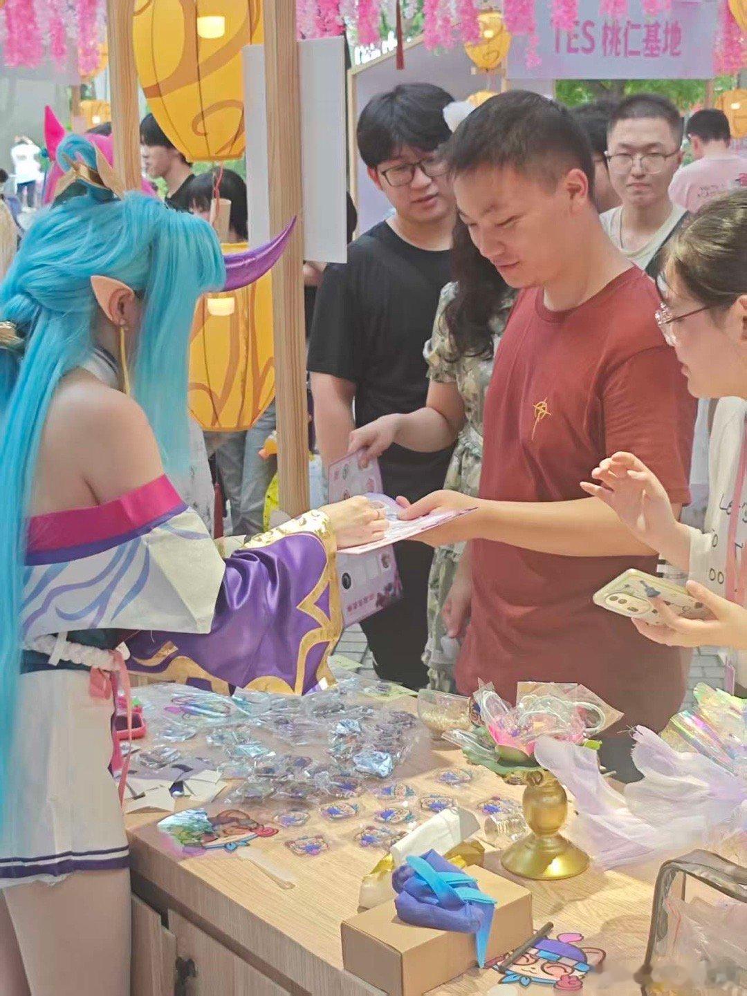 有小明的地方，必有小狗！！[笑cry]艾欧尼亚的谷子被我等到了 ​​​