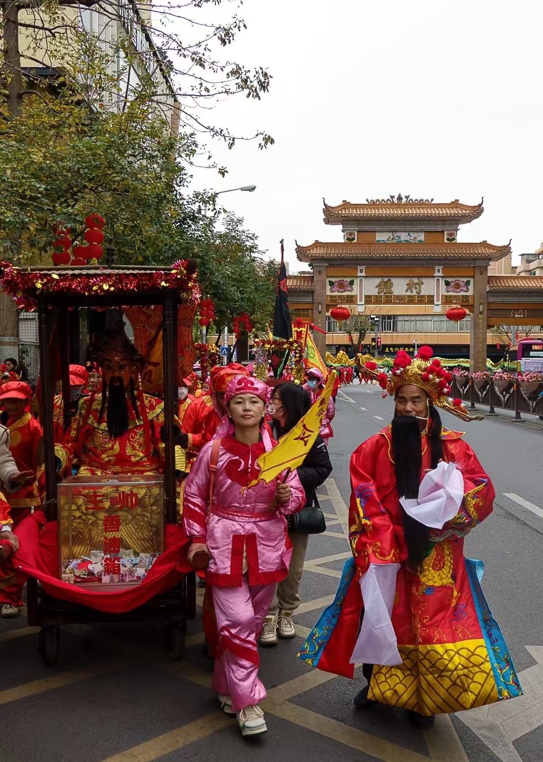 好热闹！今天条村旺呀…… 