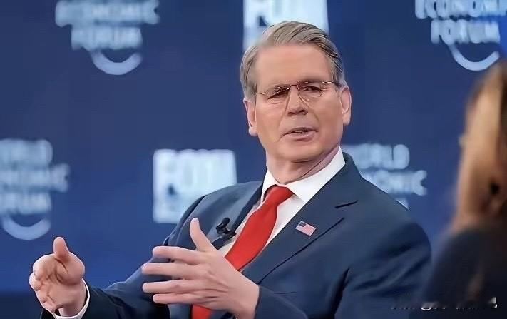 美国财长贝森特表示，通过海上封锁和金融制裁等措施，已有效削弱伊朗经济。美国主要拦