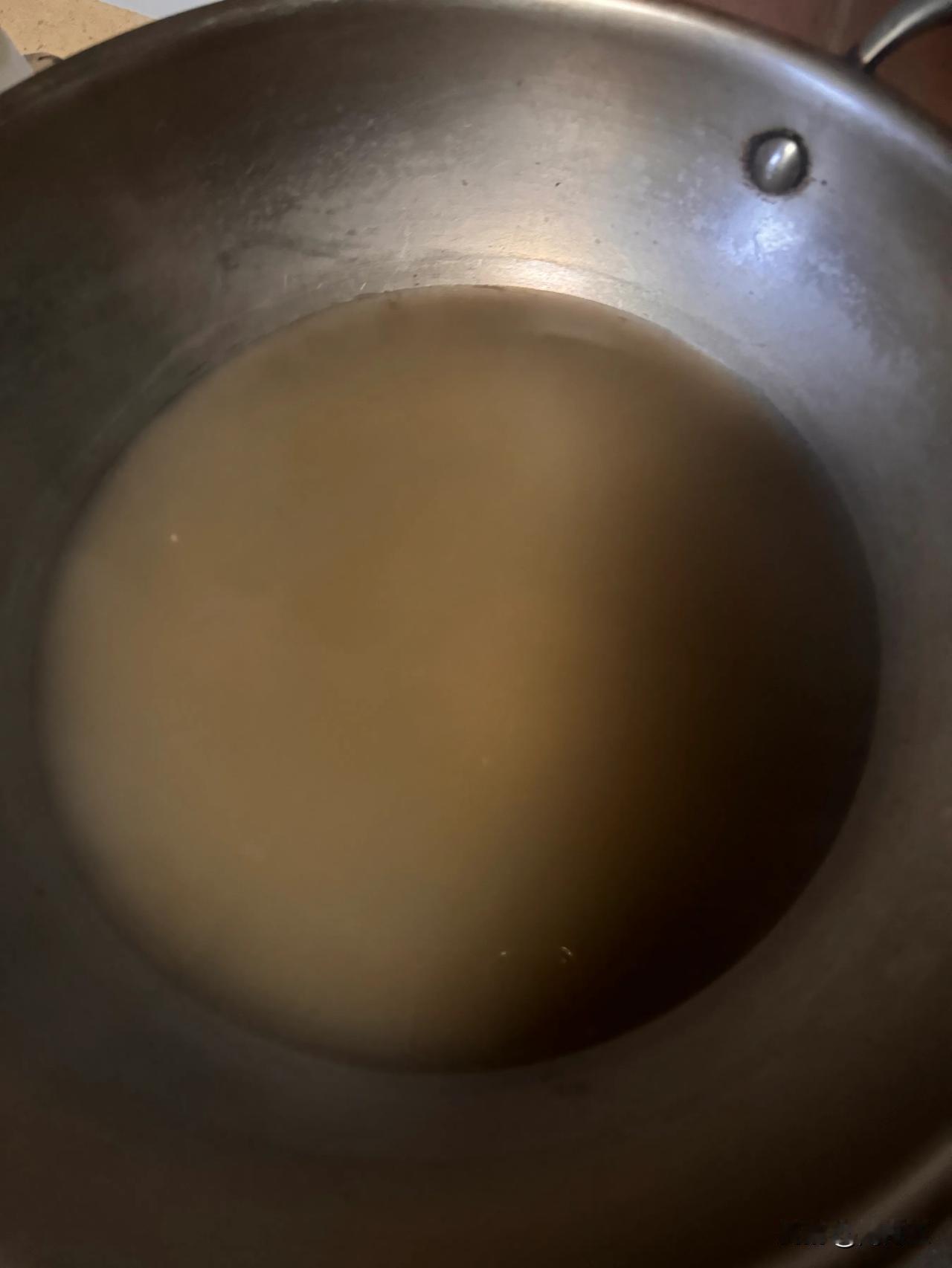 这是什么东西，你们一定猜不到。今天买了几片香干，打算用香干炒芹菜，突发奇想，觉得