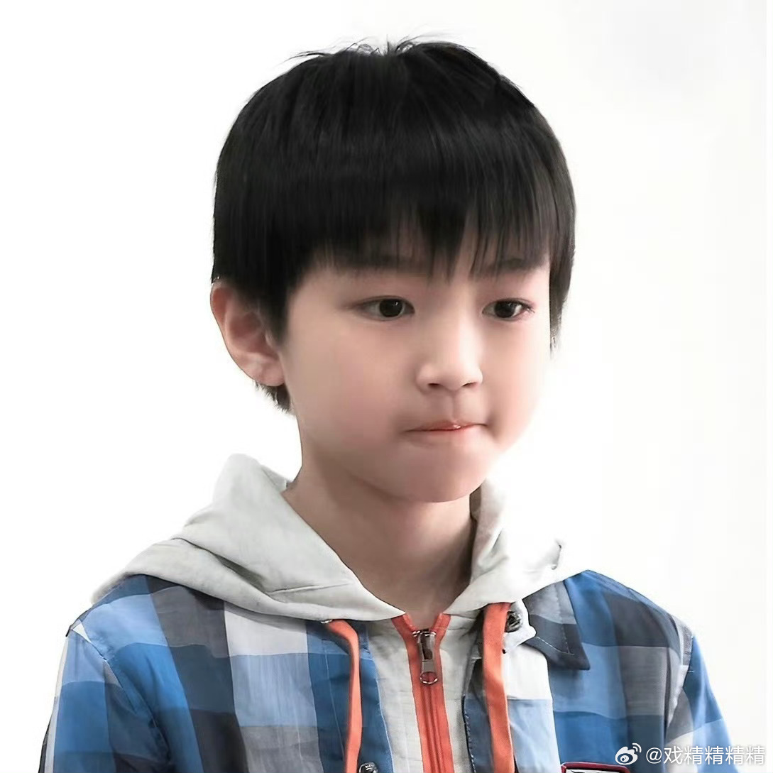 王俊凯进组电影神探之痕迹  那天还希望他进组，结果马上进了，小螃蟹要对我好点哦，