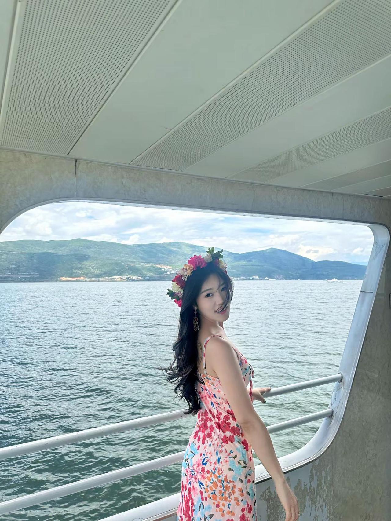 人生不需要大道理 但需要到大理 洱海游轮 海岛小花裙