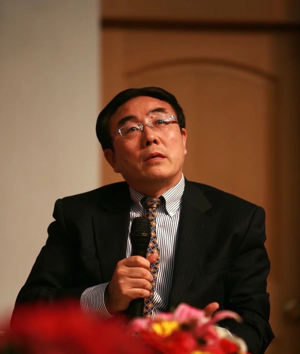 为股民发声的刘纪鹏教授，昨日在直播间又狠狠地批评了制度的不公平性，其中重点提到了