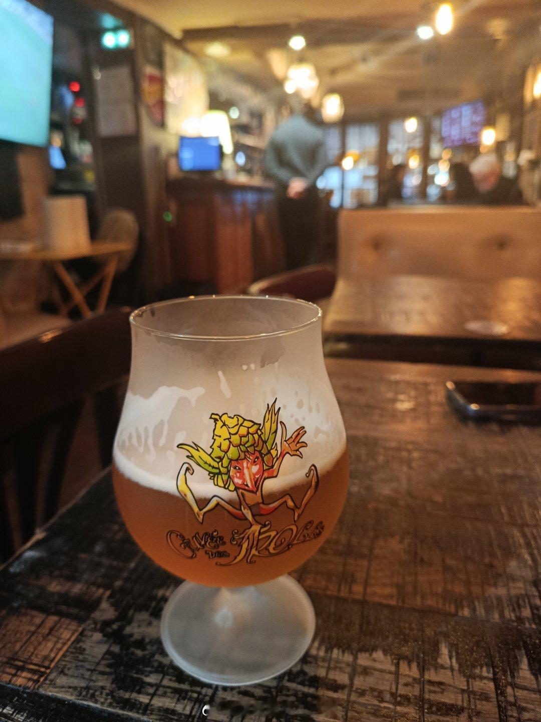 下班，晚上和老同学喝杯啤酒。漆园隐吏的分享