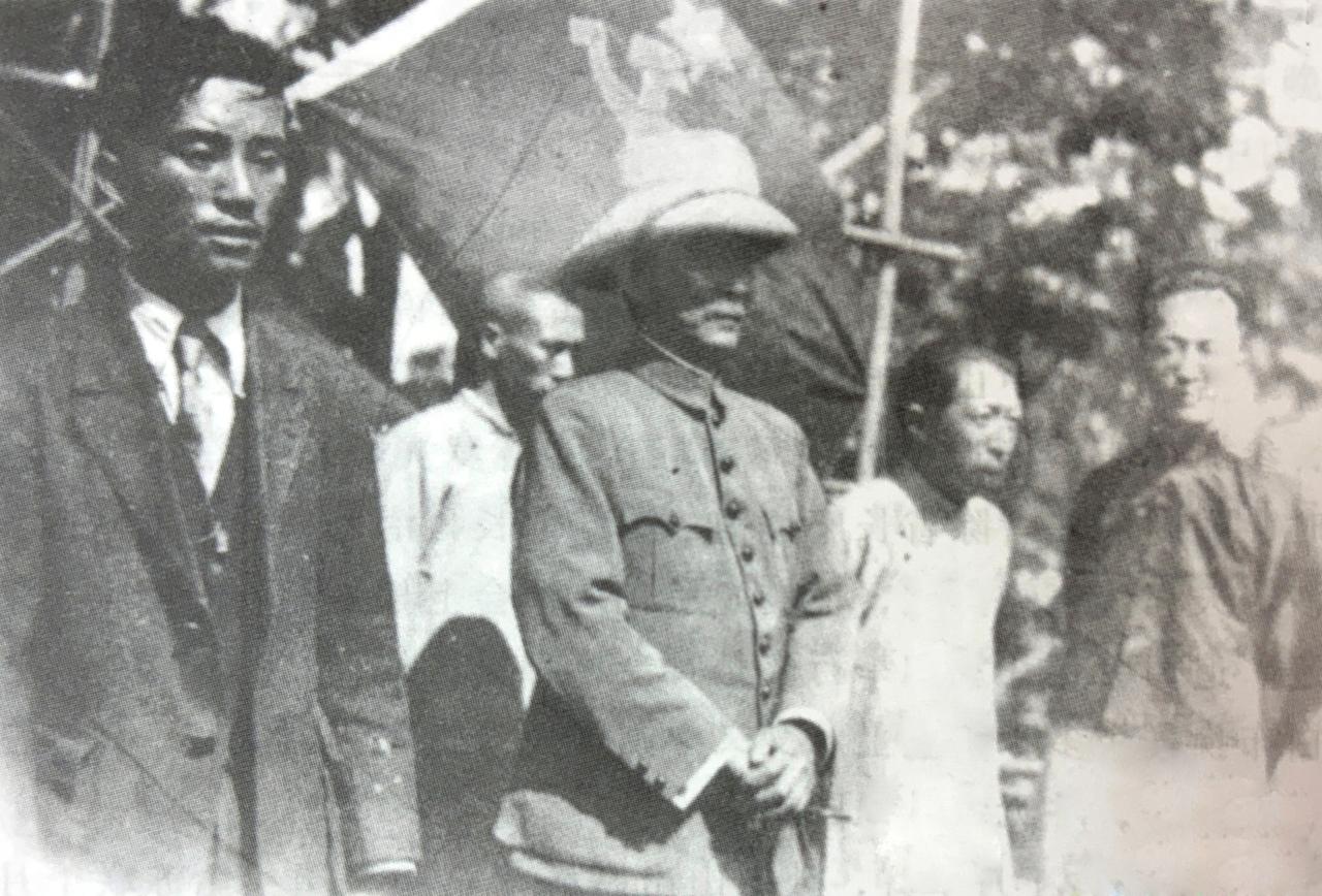 1924年11月7日，孙中山在广州第一公园（今人民公园）出席庆祝苏联十月革命七周