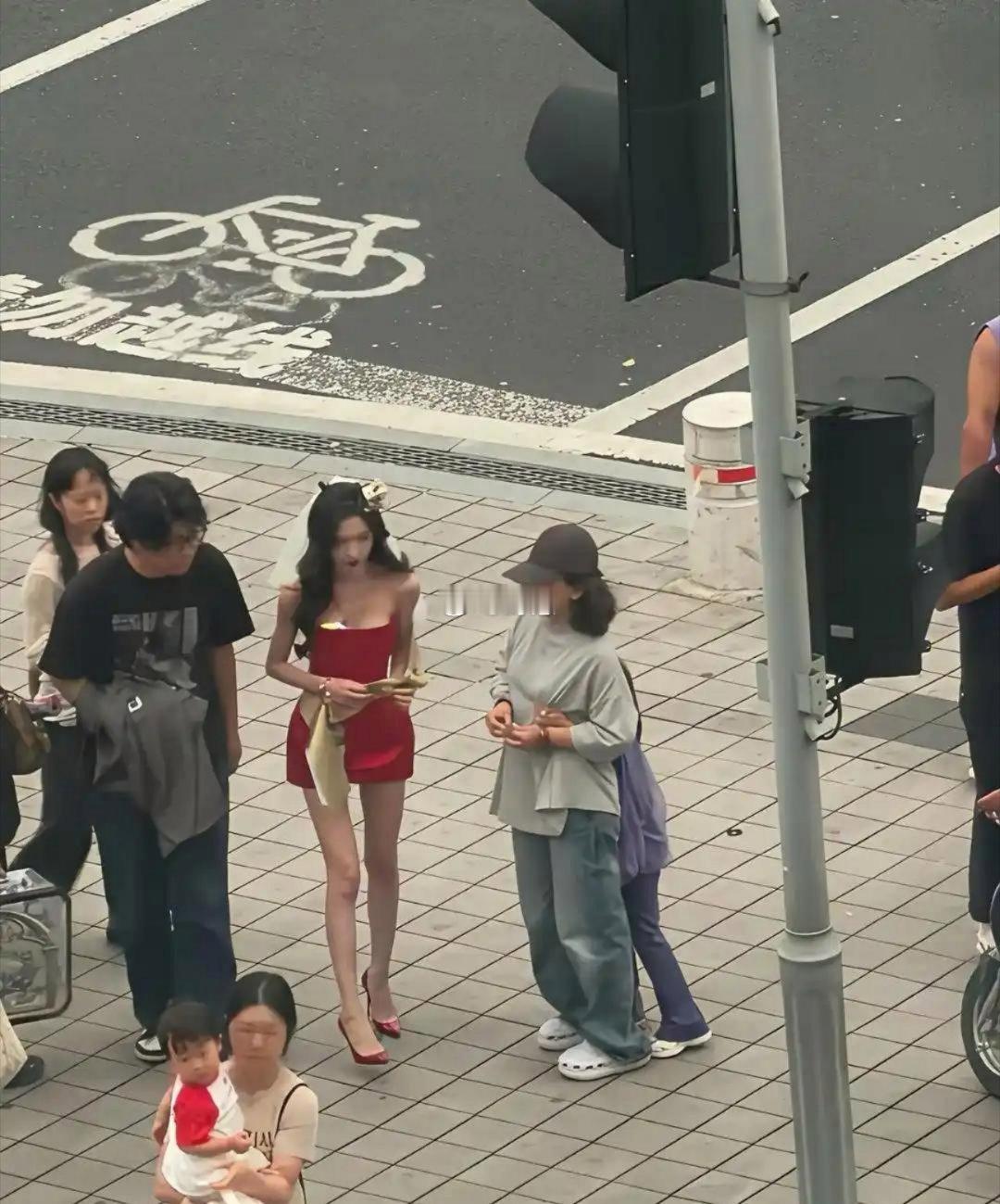 只有瘦到这种程度，上镜才刚刚好 