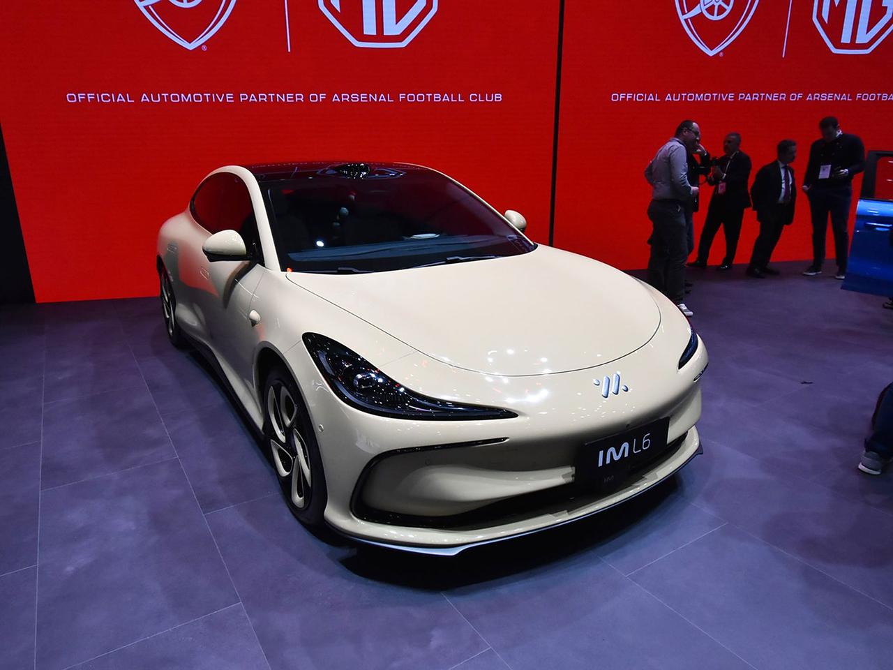 智己L6于昨晚正式上市，5款车型，售价21.99-34.59万元；权益价为19.