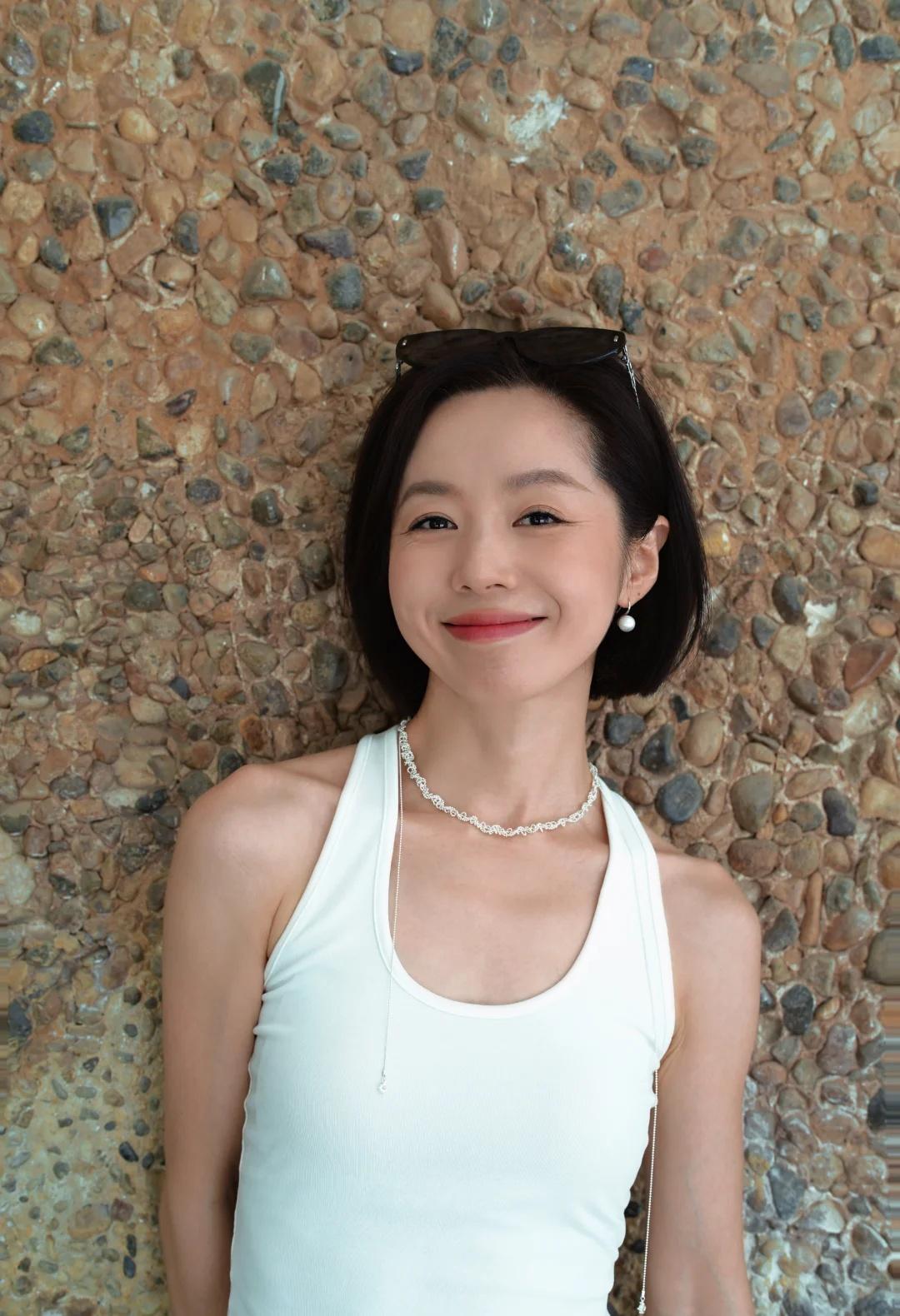 43岁 为了夏天小背心练了一整年
挖肩背心是夏天的必备，为了这一天练了一整年，帕