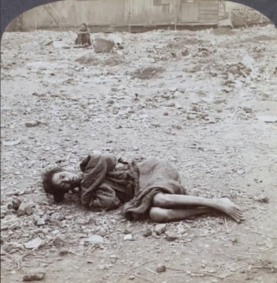 120年前的广州乱葬岗：病人被扔在这里活活等死！这是1900年美国旅行摄影师 詹