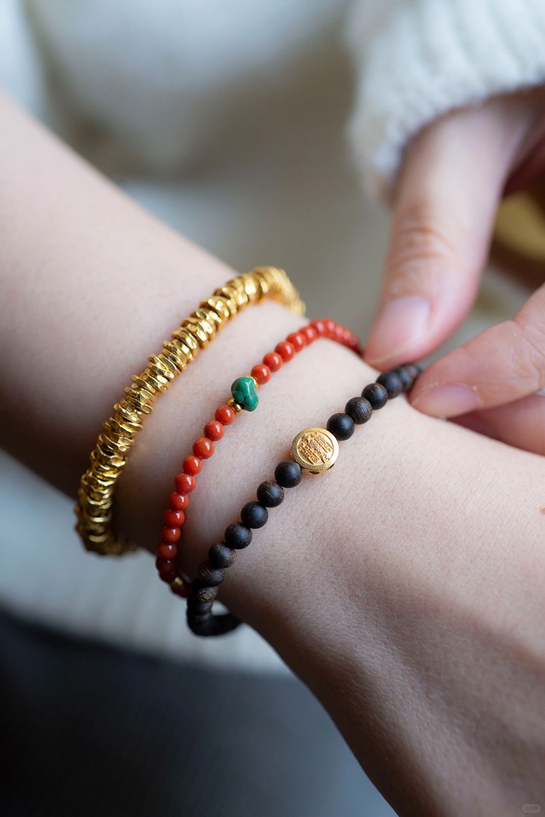 宝藏沉香手串和任何饰品叠戴都非常加分啊🤓