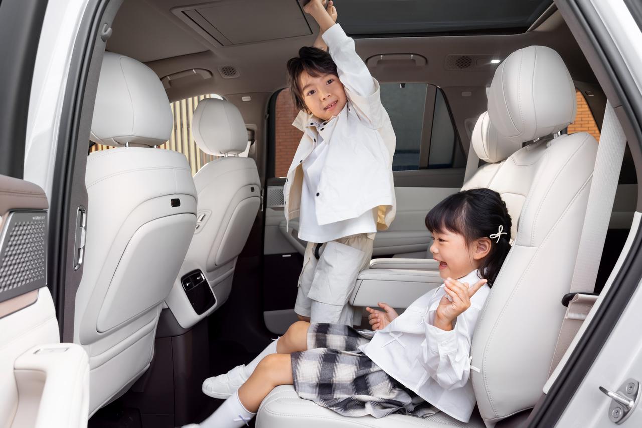 全家三代人的满意之选腾势N8L正式开启预售，预售价31.98万至34.98万元。