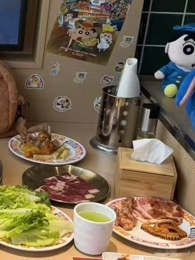 一起对对联喽！
[玫瑰][玫瑰][玫瑰][玫瑰][玫瑰][玫瑰]

上联：二碗白