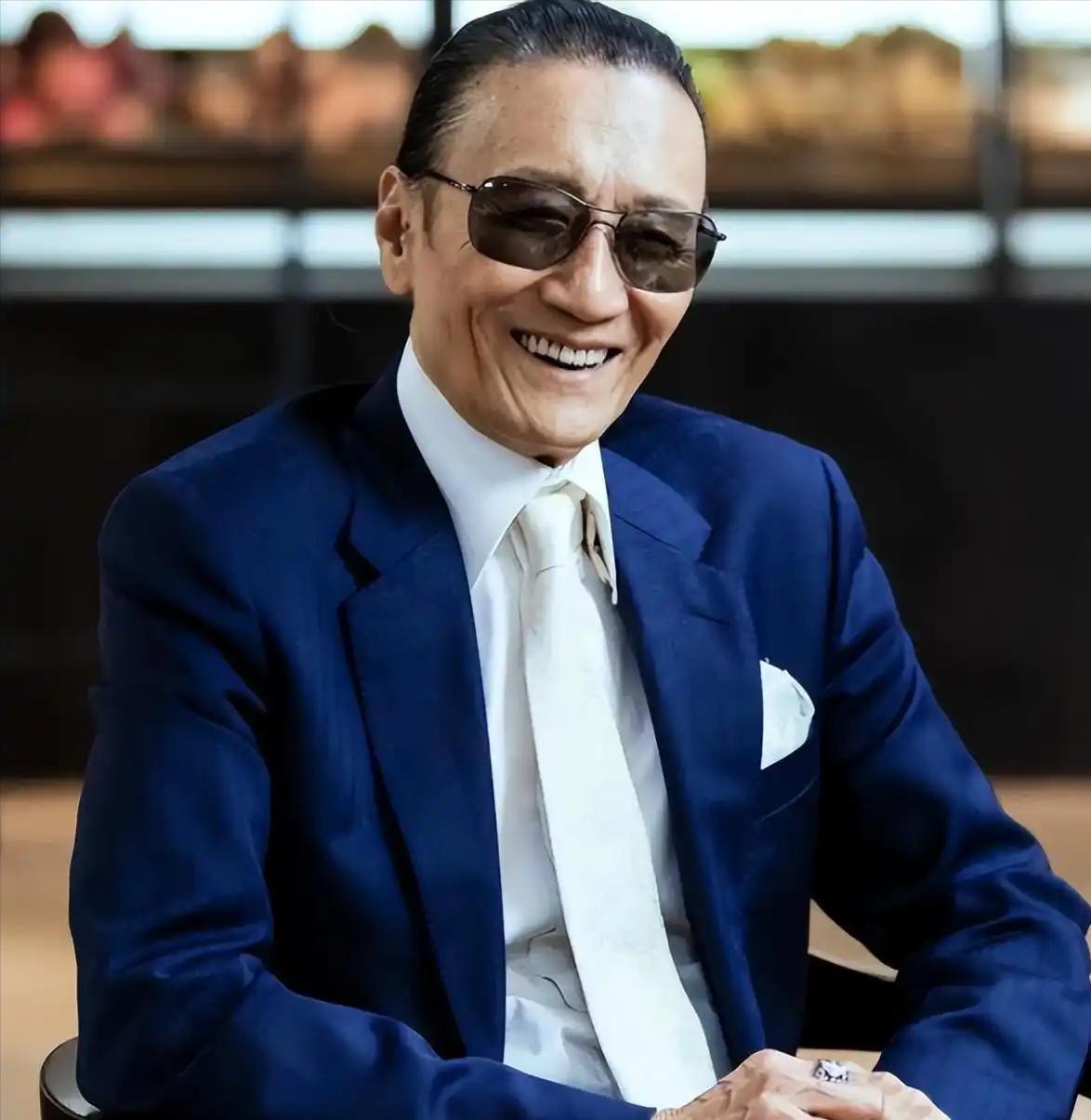 四哥也离开了，这位香港影坛的活化石终究还是抵不过岁月。

有年轻的网友会奇怪，谢
