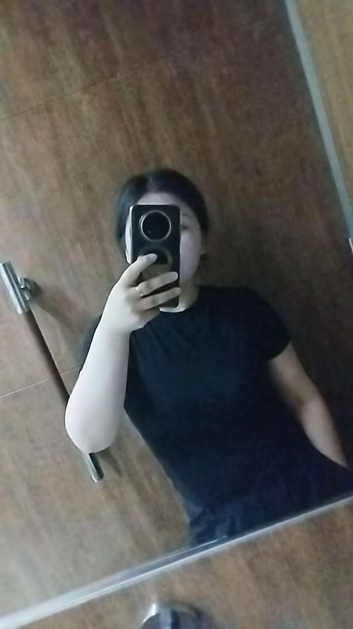 未曾相逢先一笑，初会便以许平生。