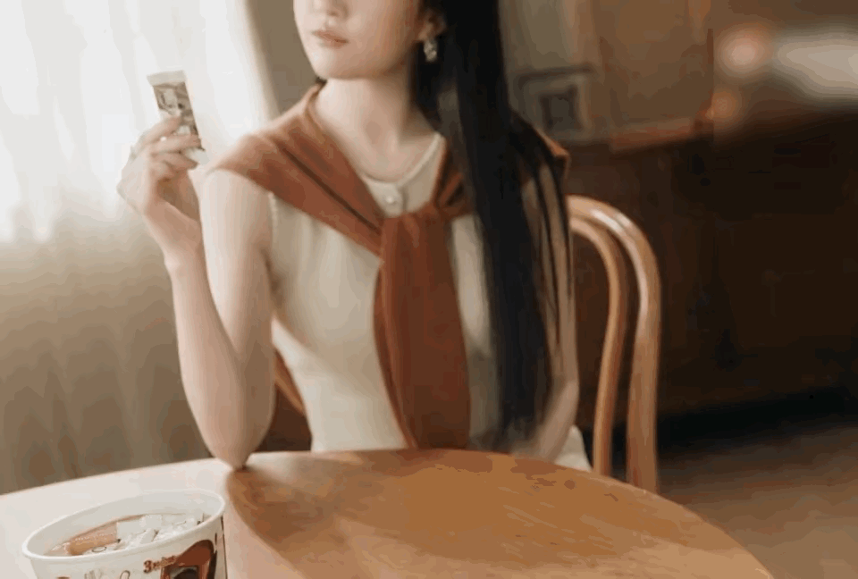 这可是连神仙姐姐做了都会觉得油腻的表情[允悲]看以后谁还敢挑战[笑cry] ​​