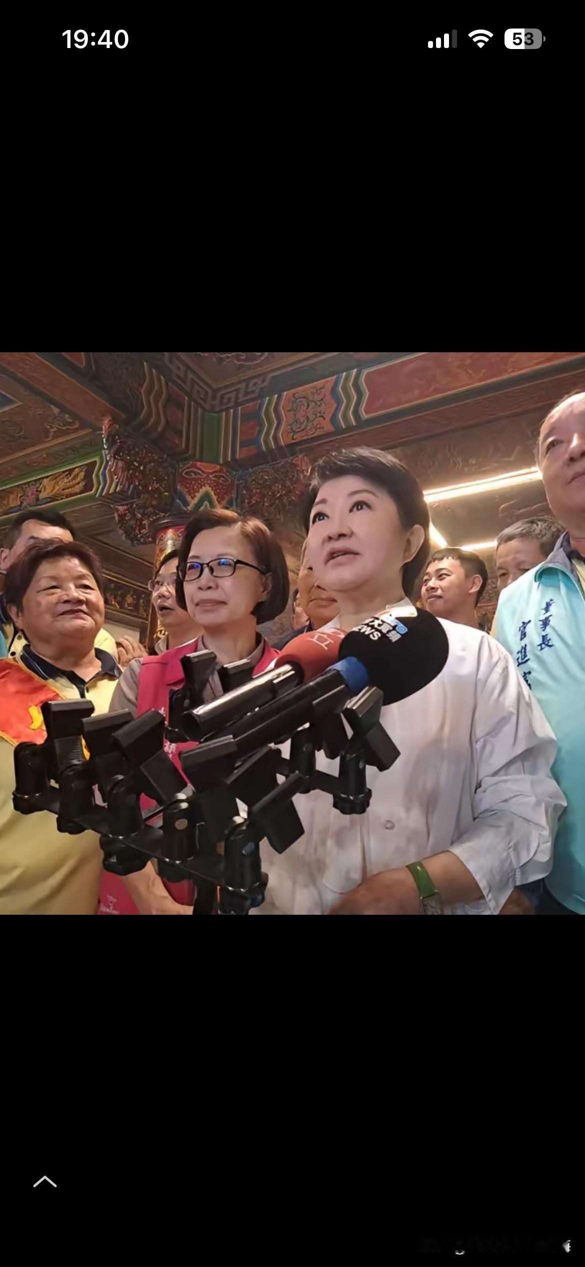 郑丽文访美想见特朗普
卢秀燕：谢谢大家
郑丽文在接受媒体访问时直言不讳表示，她 