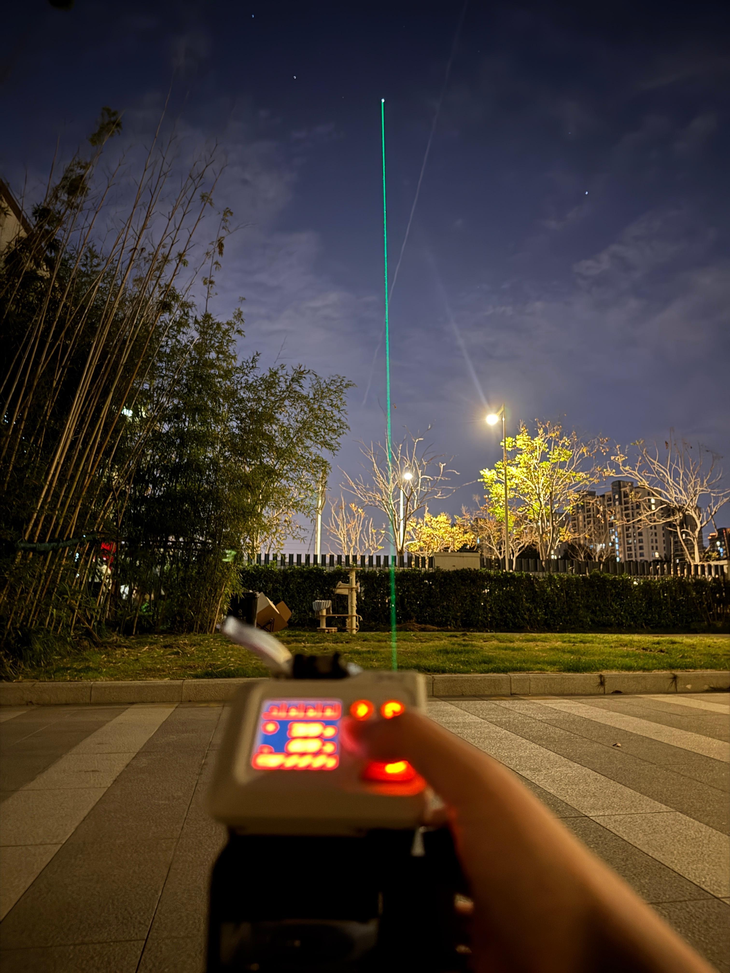 下周出发东北之前试一下赤道仪拿木星校准极轴的时候突然发现指星笔太亮了 真的好不文