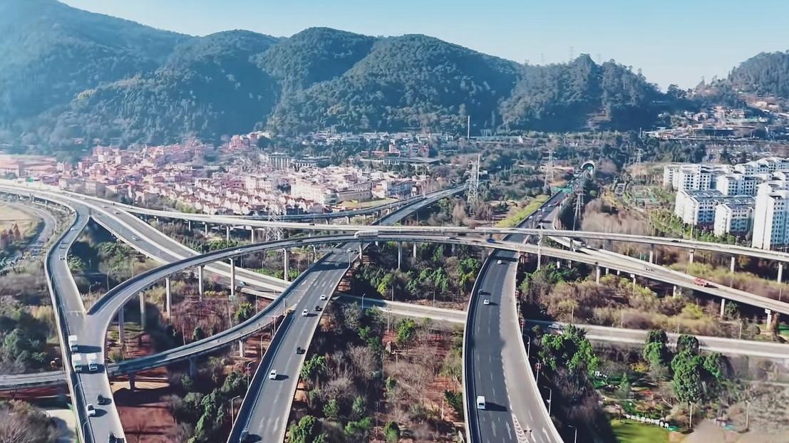 🔥昆明最西端的交通硬核地标——高峣立交！坐守昆明西大门，西山滇池旁矗立的超级枢