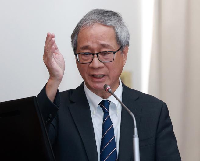 台文化部门负责人李远因补助含粗俗歌词（“我要X狗的屁眼”）的歌曲70万新台币遭质