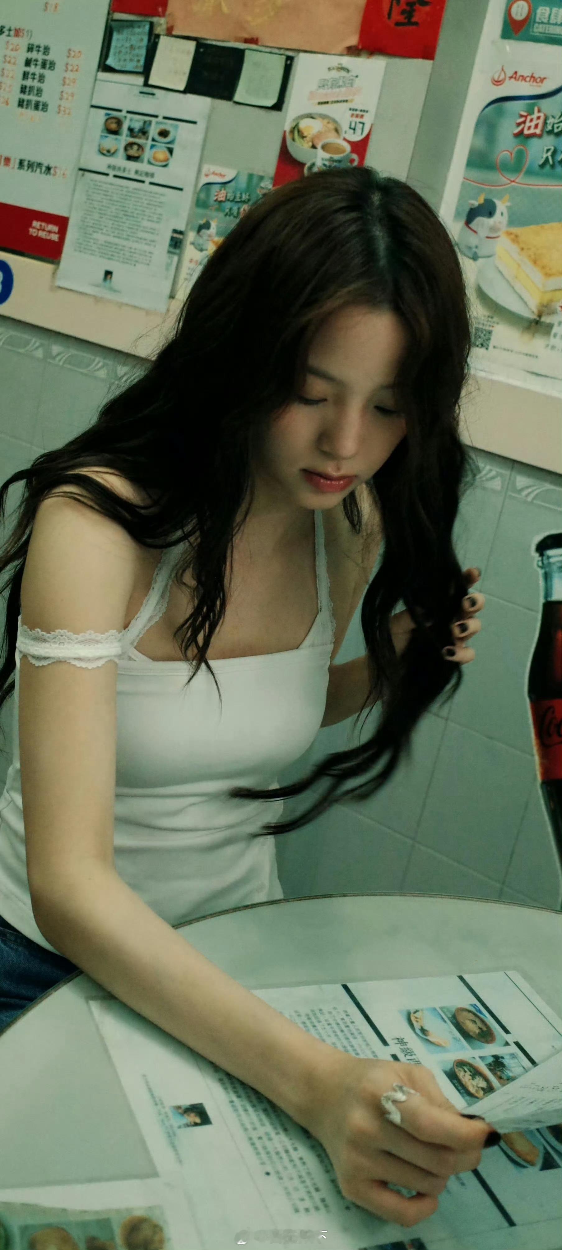潘达夜间模式 欧阳娜娜真的很会穿衣服。