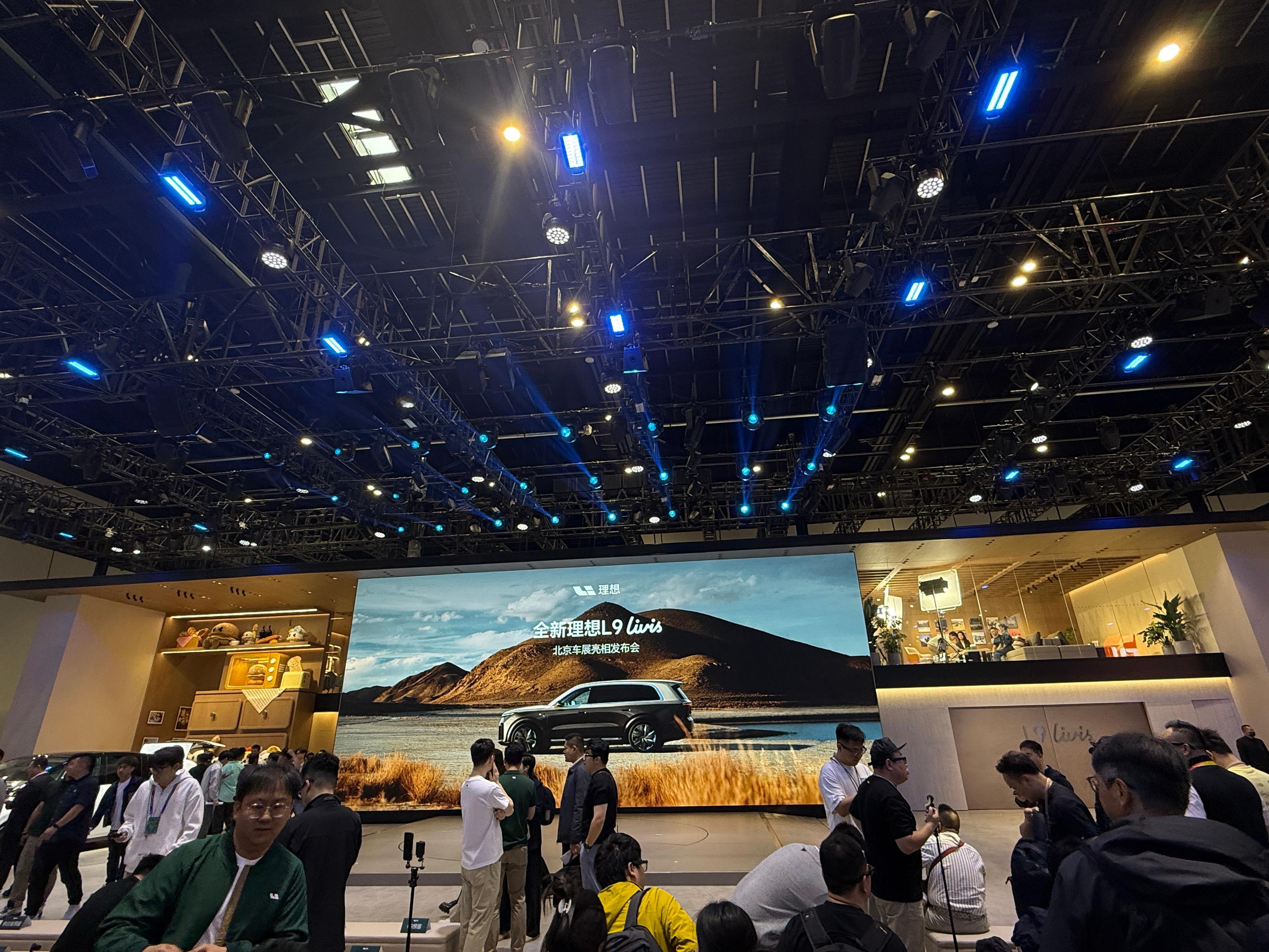 已就绪，坐等发车理想汽车理想L9 Livis理想L9 北京·中国国际展览中心顺义