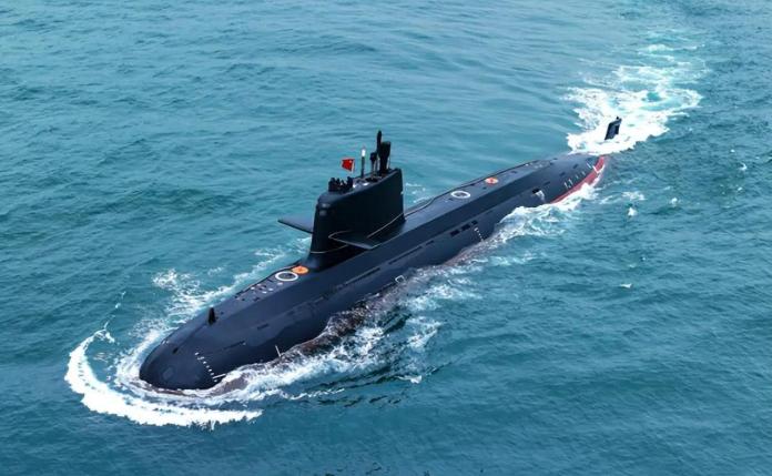9月27日，北阿拉伯海一声巨响，巴基斯坦海军新入列的“汉果”号潜艇从水下发射了一