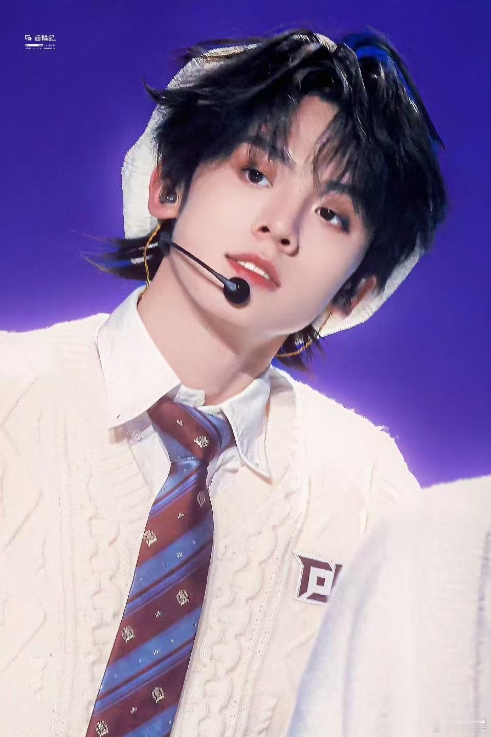 #左航贝雷帽#九敏🆘，这是谁家的元气小甜豆啊，贝雷帽➕白衬衫➕左航就是可爱的糯