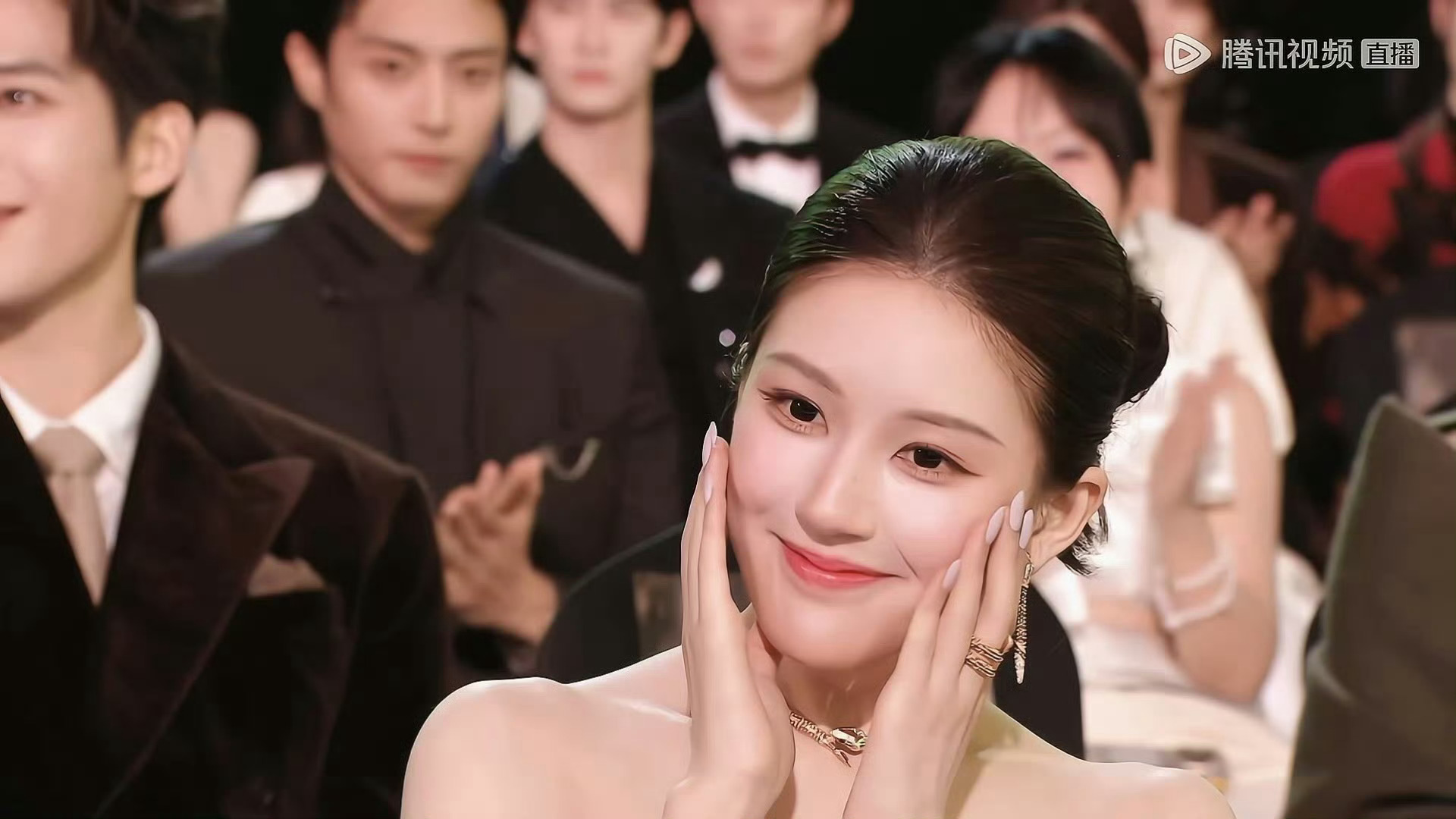 赵露思、白鹿、鞠婧祎星光大赏内场官摄📷 