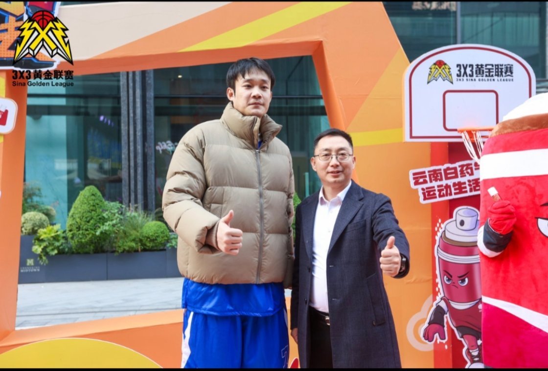 3x3黄金联赛谁能站上山城之巅丁彦雨航这个穿搭和发型，永远是那么有气质不知道如此