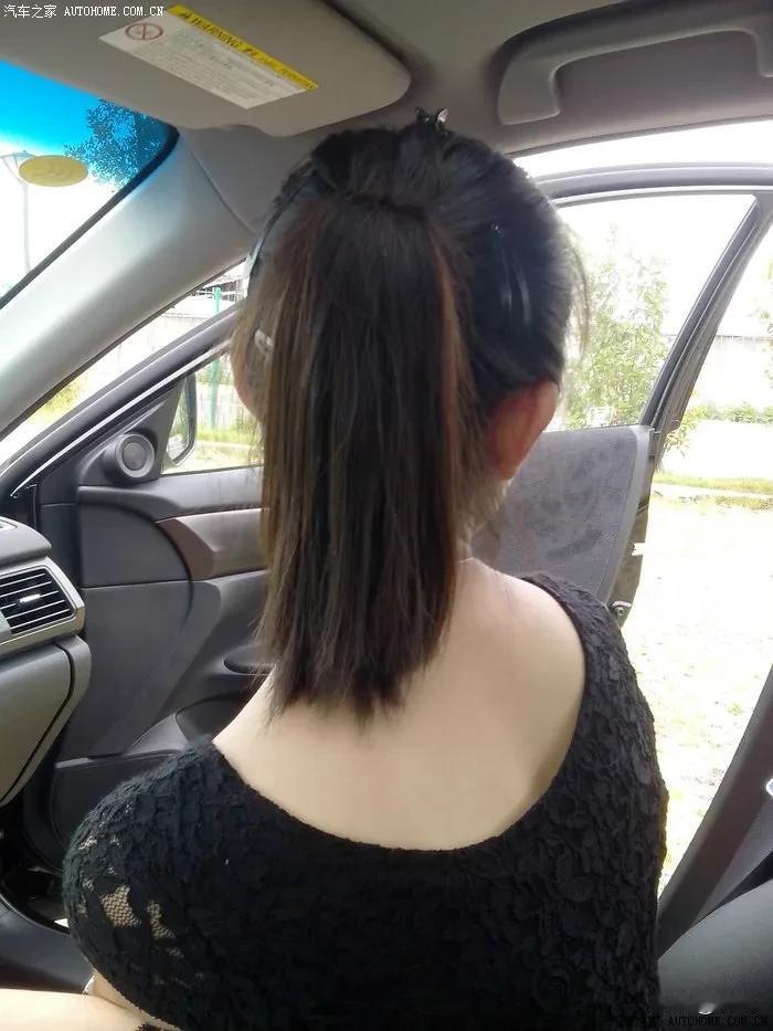 一女子未婚产下一子，生活困难，她想找孩子的亲爹要抚养费。
她找到男朋友，男朋友说