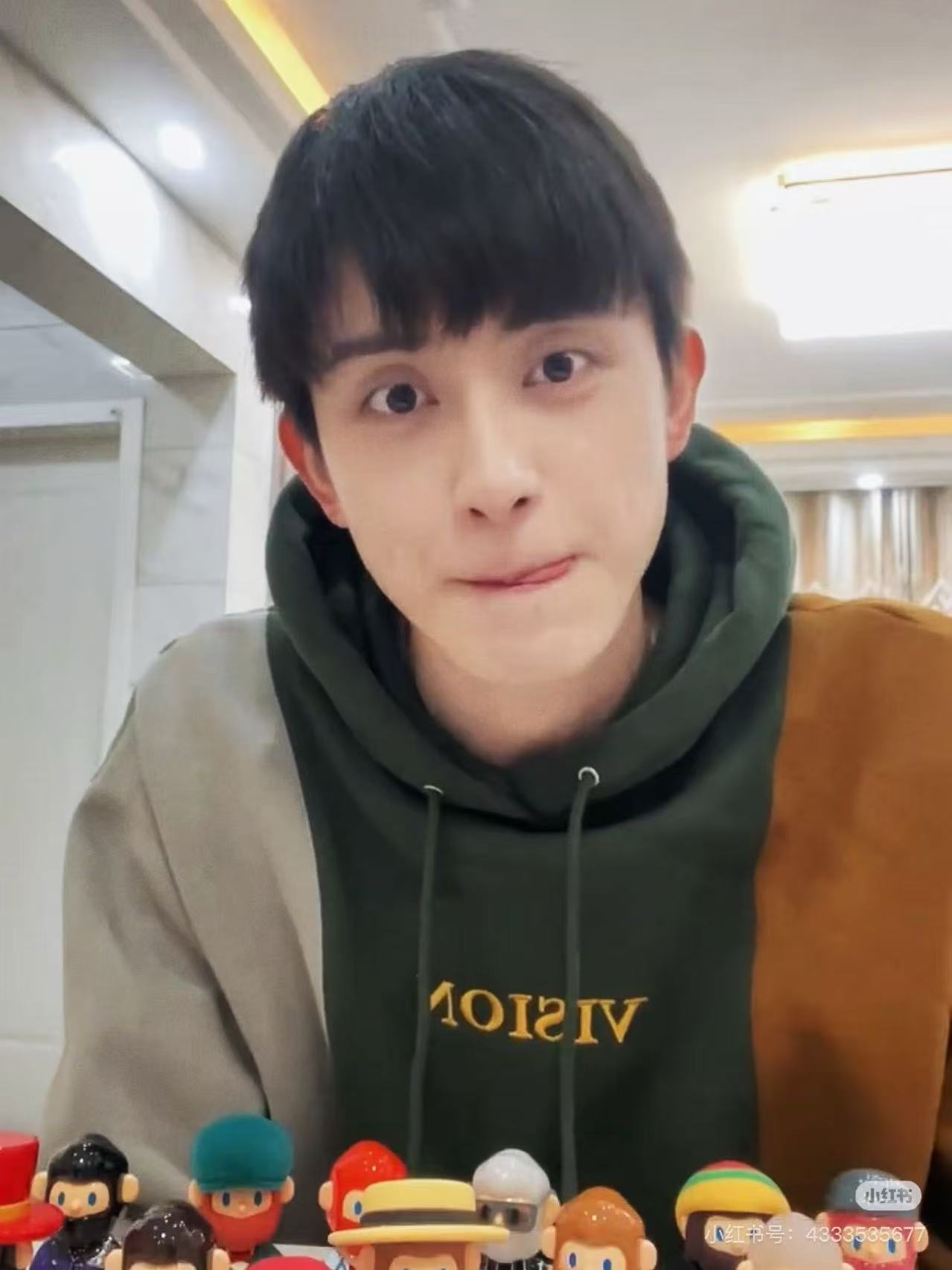 敖瑞鹏🫘的人气好强啊，他两部剧就吸粉无数，白月梵星和朝雪录有效播剧，他自己营业