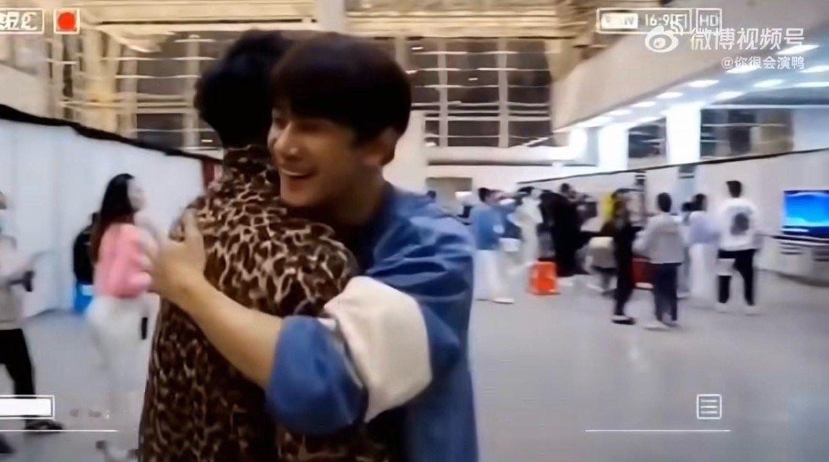 张颜齐夏之光跳《喊出我的名字》直接梦回 2019 星光岛！死去的回忆突然攻击我！