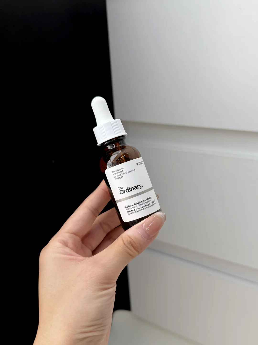 熬夜眼有救了！5%咖啡因急救眼周