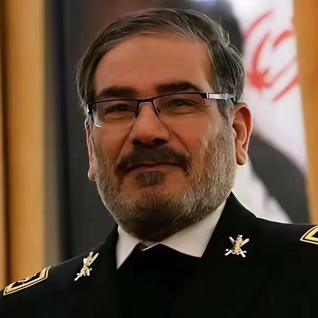 在最高精神领袖，前总统，国防部长，革命卫队总司令都被炸死，而现总统佩泽希奇扬安然