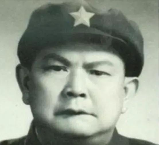 1941年的皖南山区，寒气还没褪尽。

新四军科长找到刘奎时，江水正拍打着崖壁，